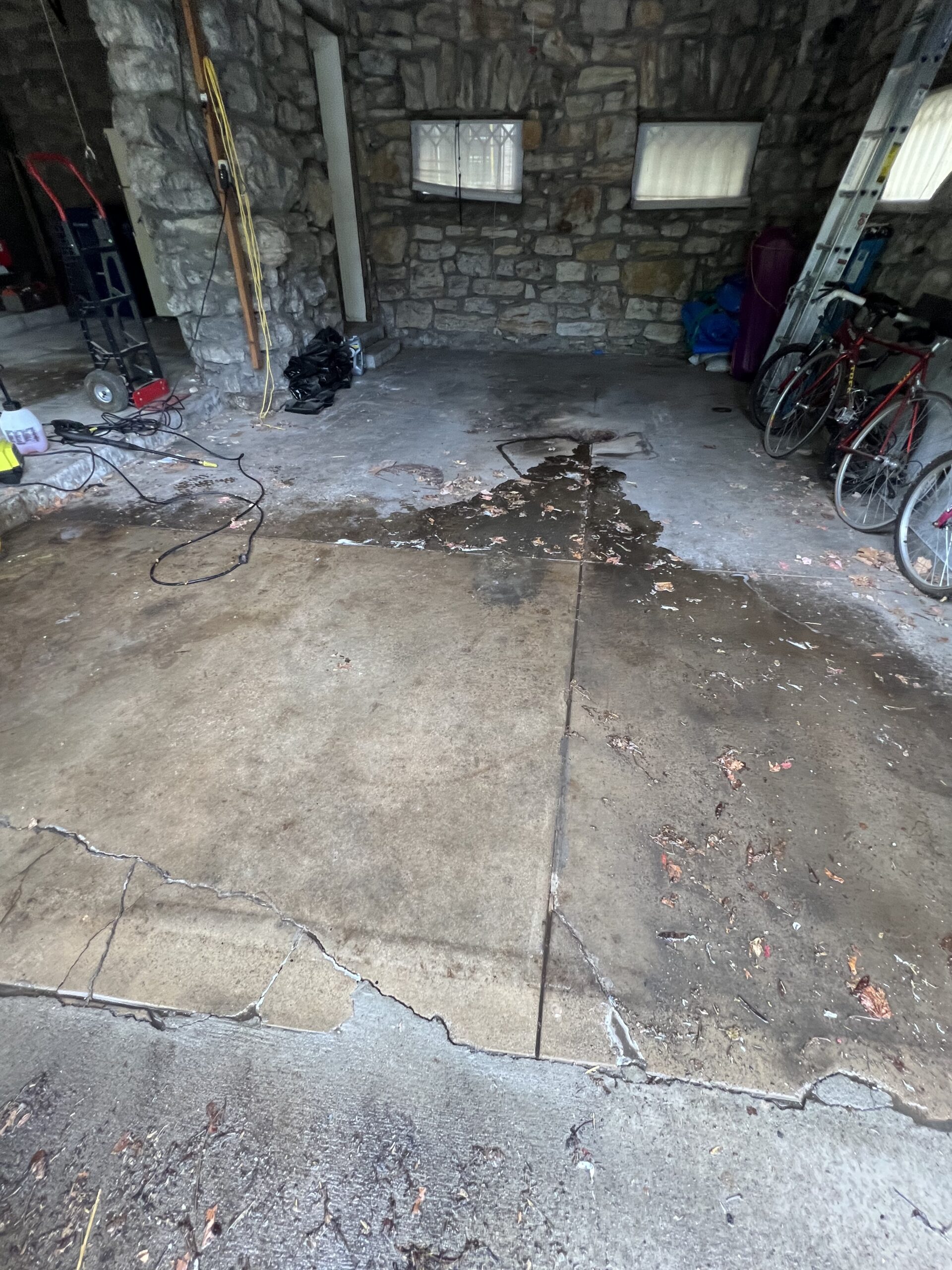 Garage floor pressure washing in Scarritt Renaissance