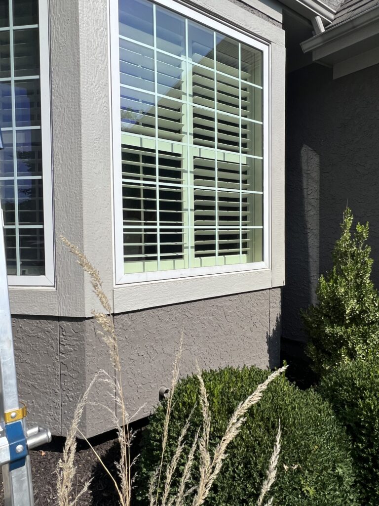 exterior trim repairman in lenexa